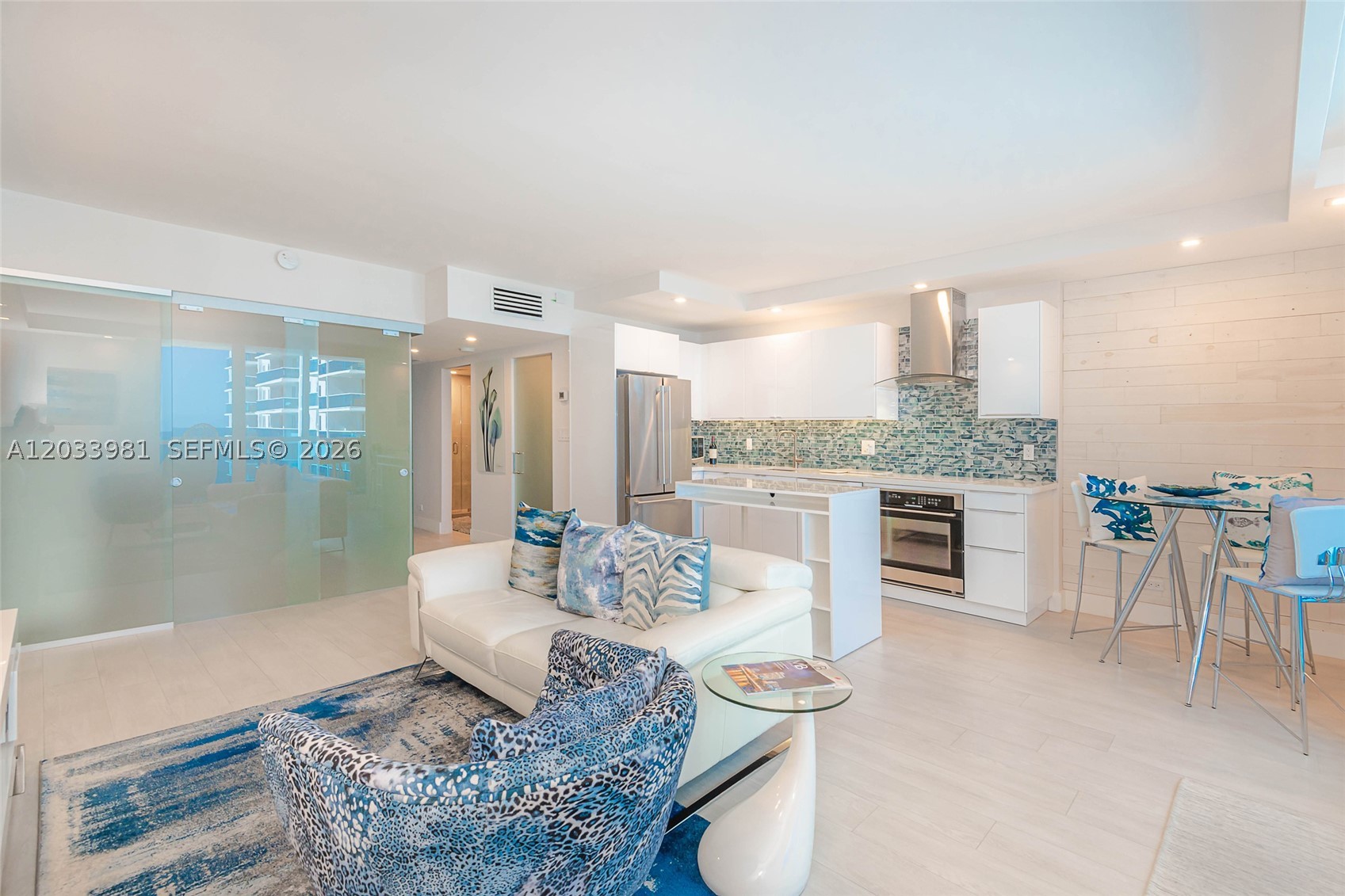 RONEY PALACE CONDO - Residential Lease