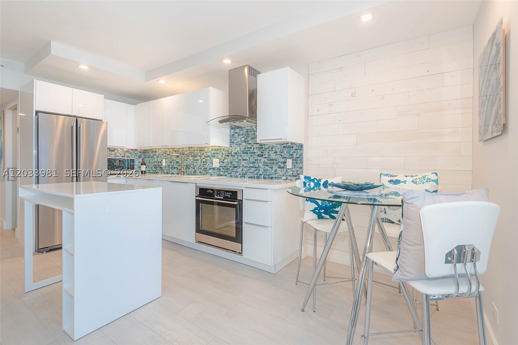 RONEY PALACE CONDO - Residential Lease