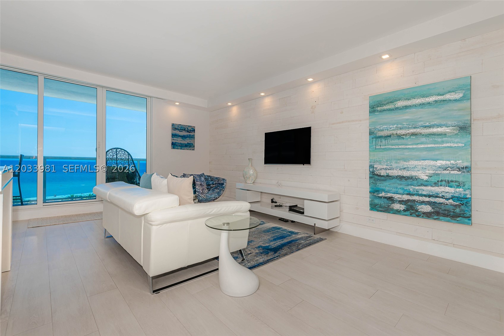 RONEY PALACE CONDO - Residential Lease