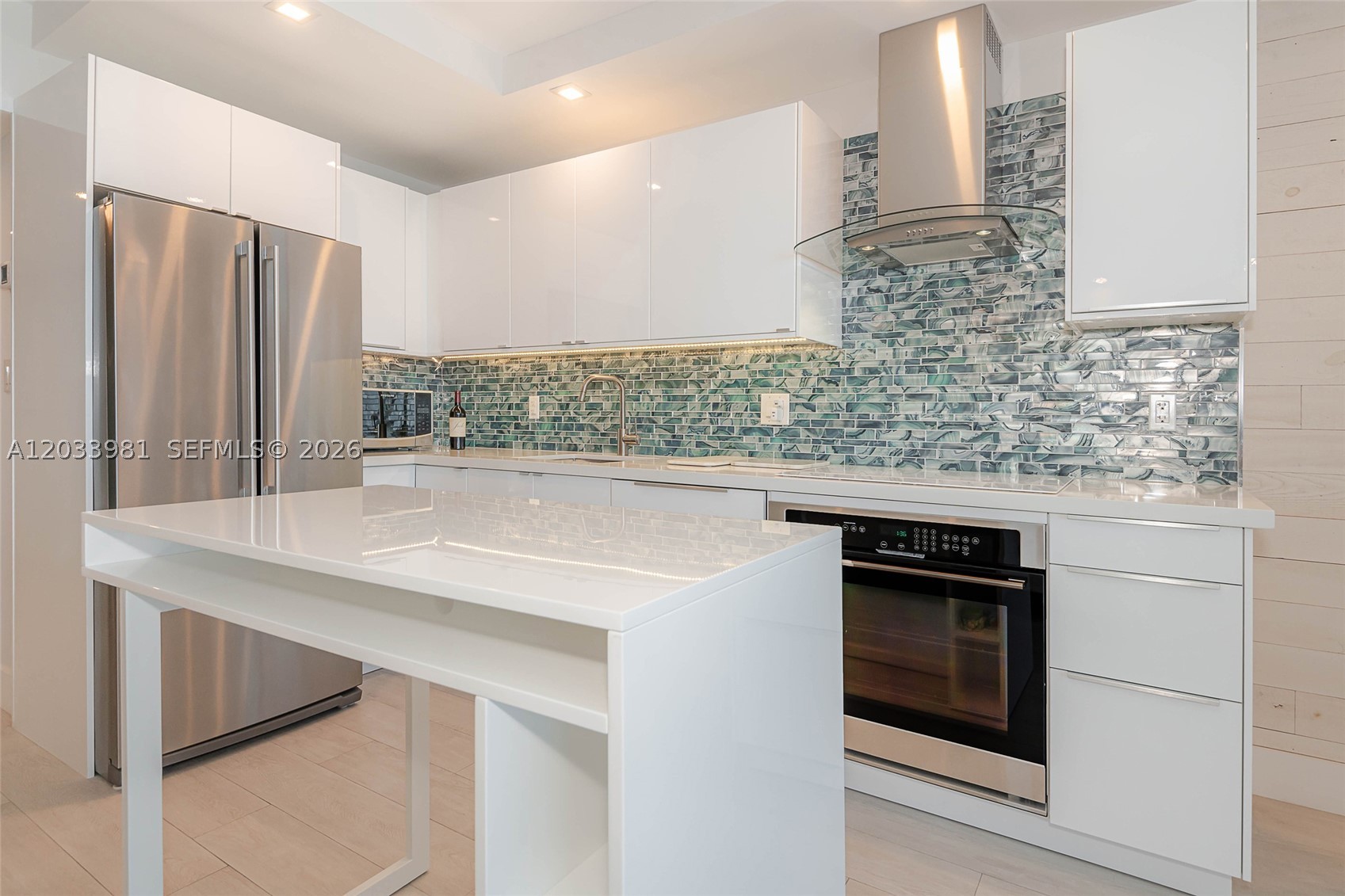 RONEY PALACE CONDO - Residential Lease