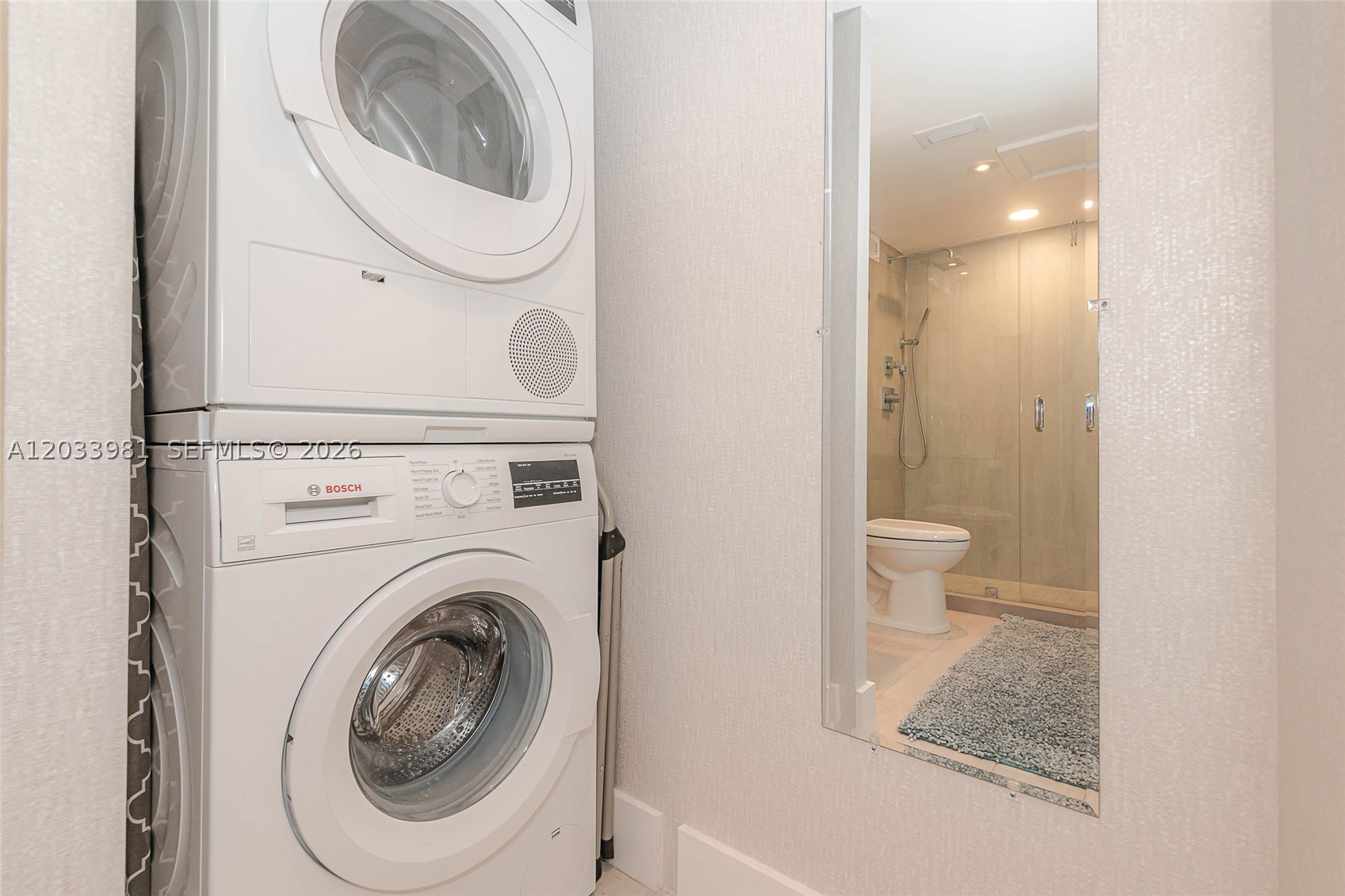 RONEY PALACE CONDO - Residential Lease