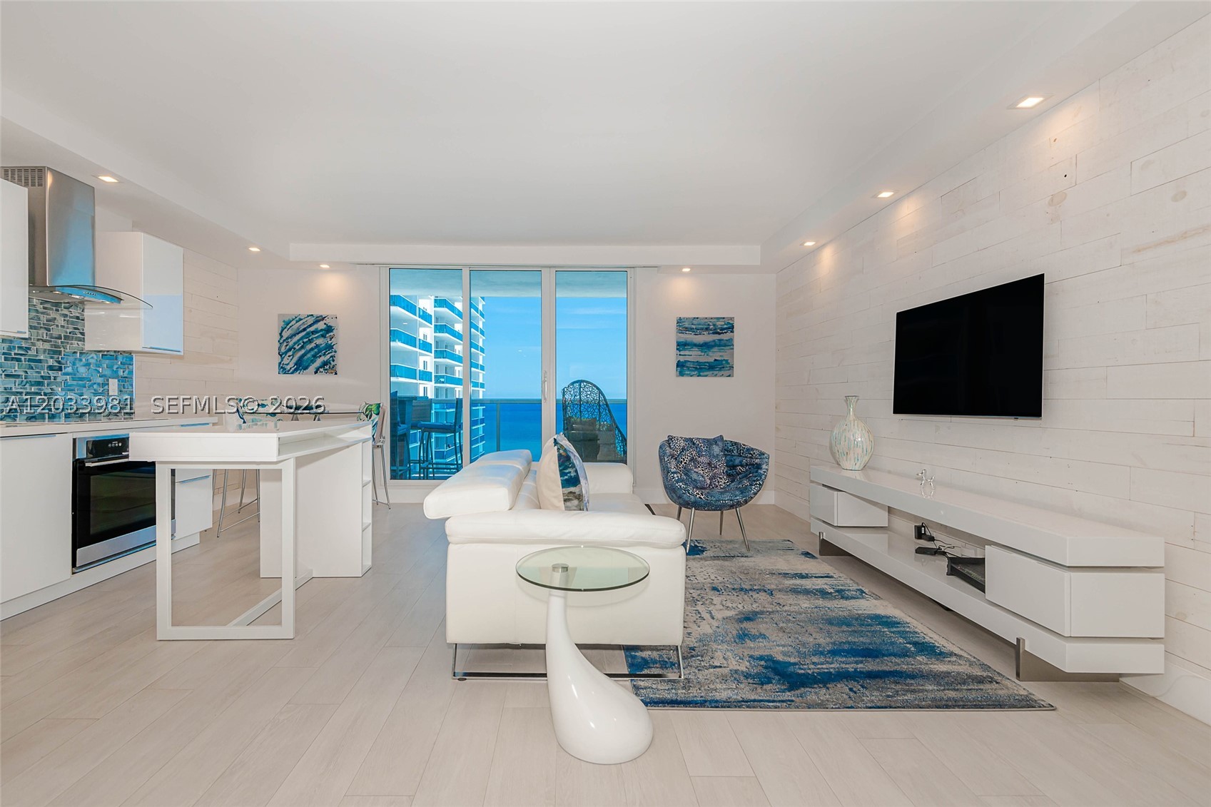 RONEY PALACE CONDO - Residential Lease