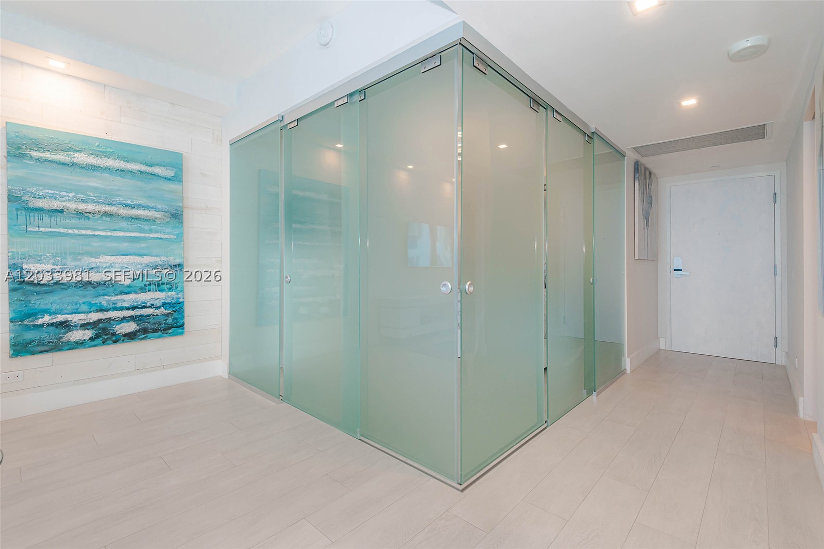 RONEY PALACE CONDO - Residential Lease