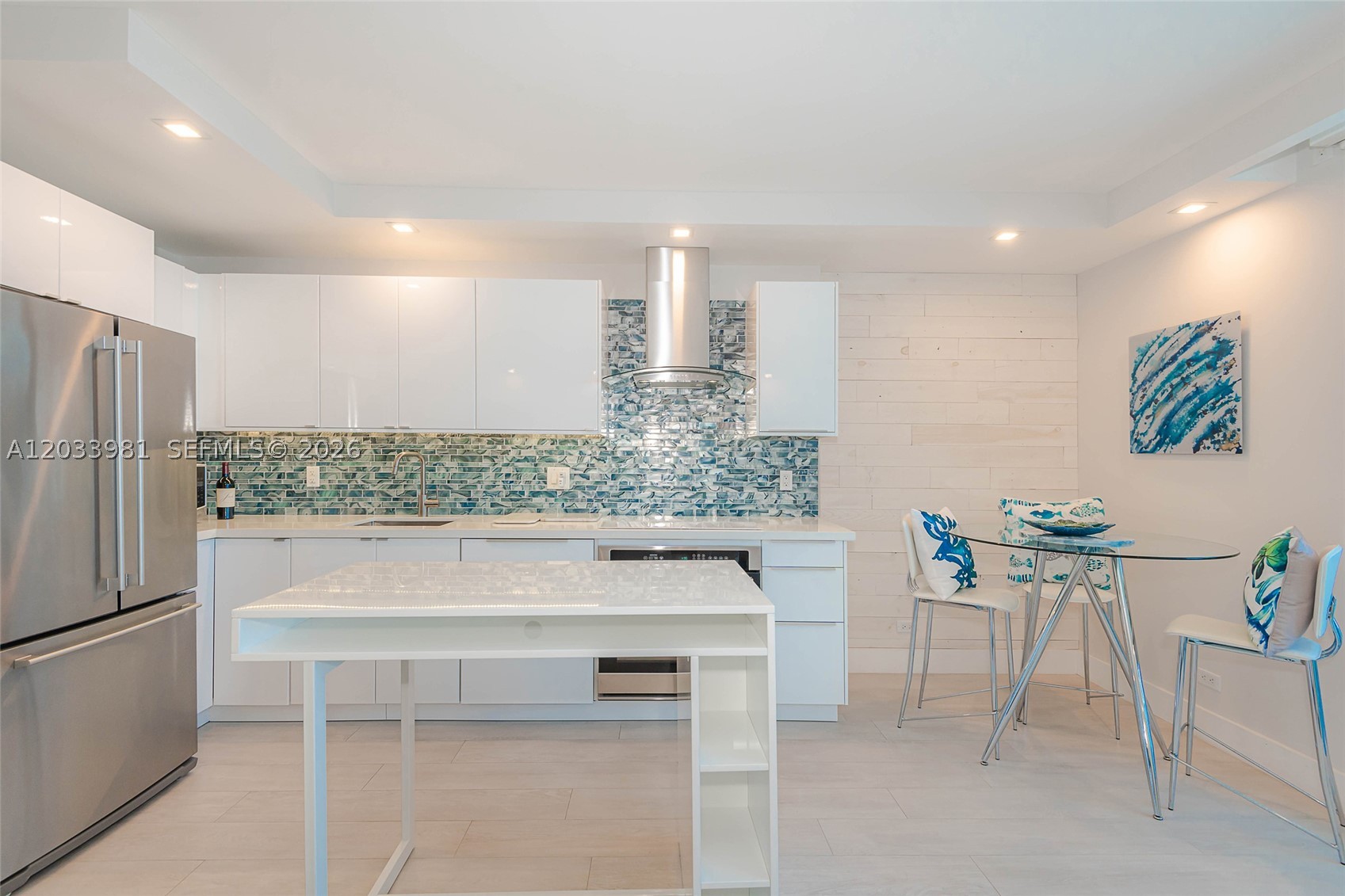 RONEY PALACE CONDO - Residential Lease