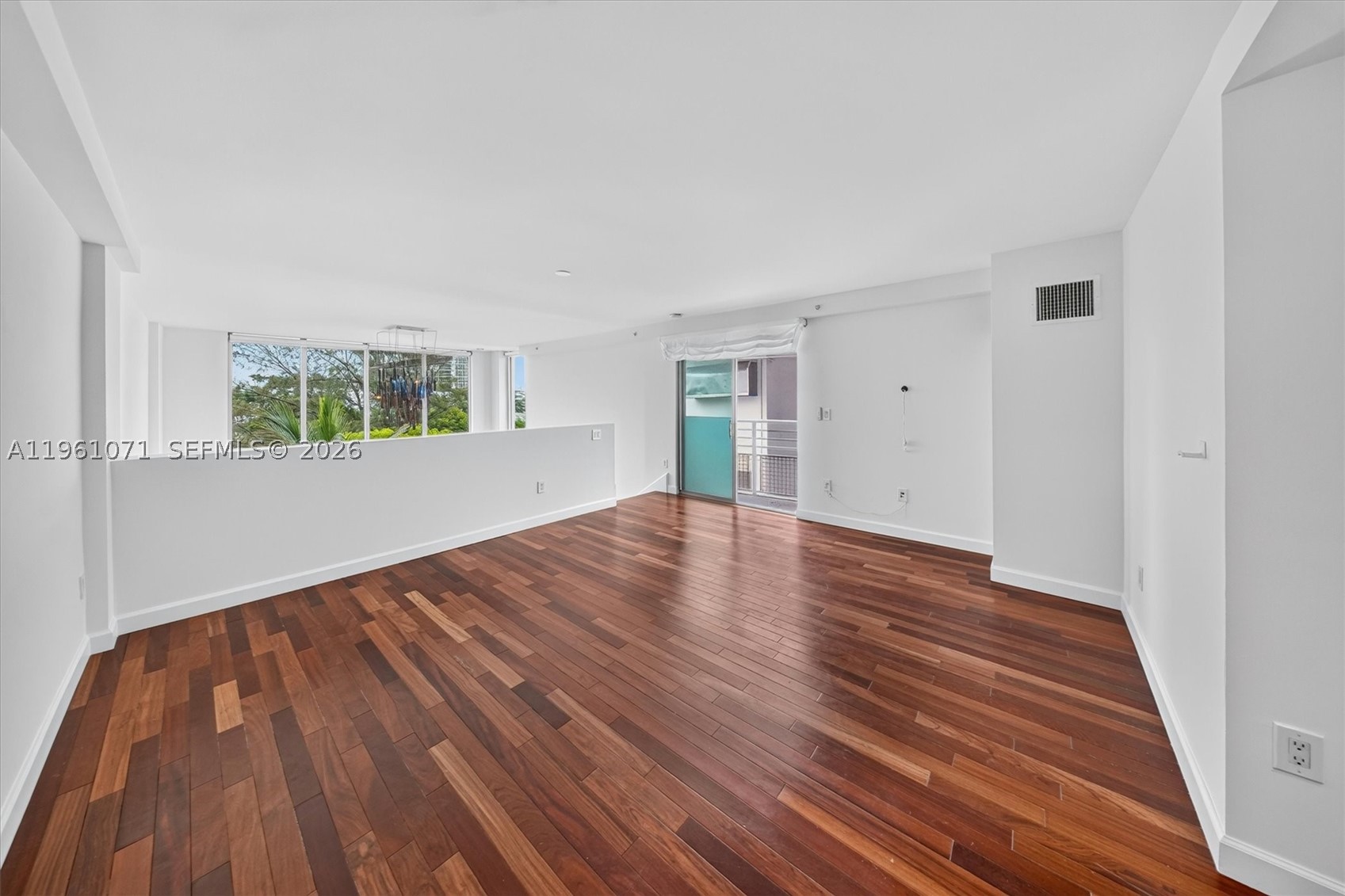 ABSOLUT CONDO - Residential
