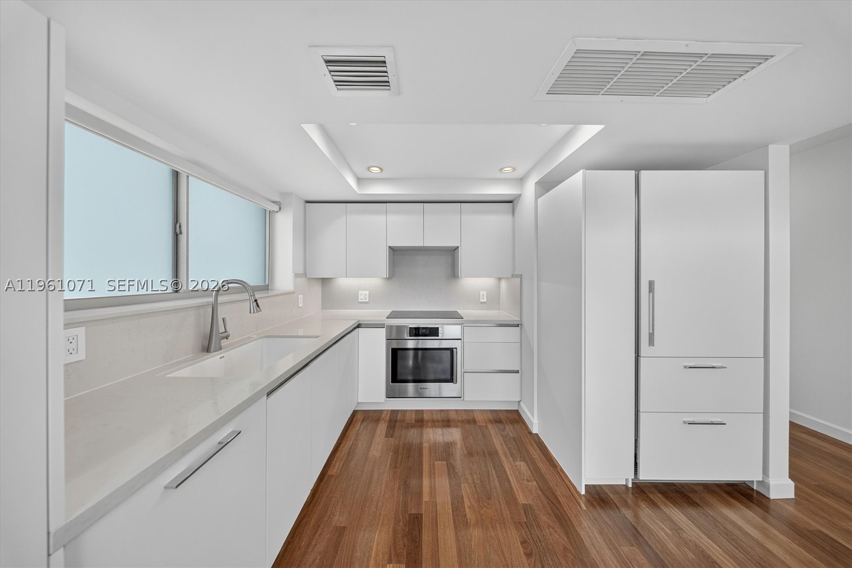 ABSOLUT CONDO - Residential