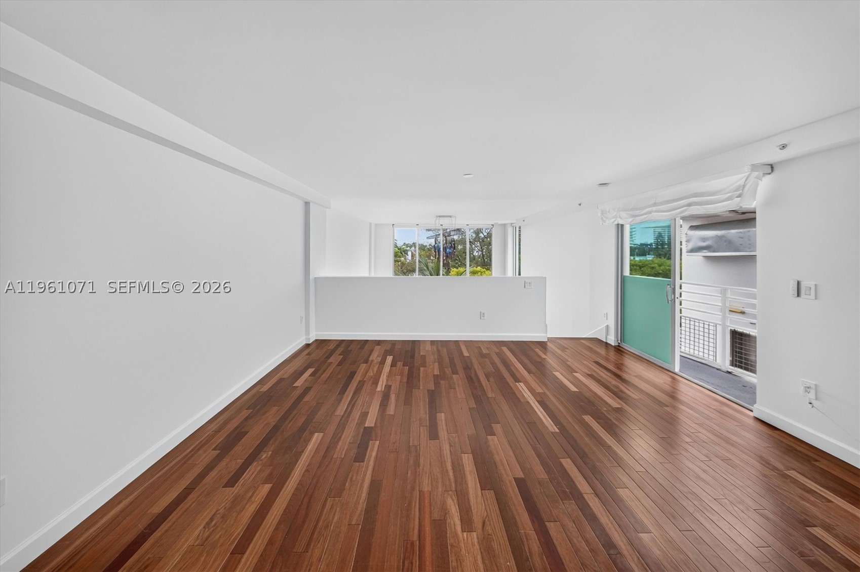ABSOLUT CONDO - Residential
