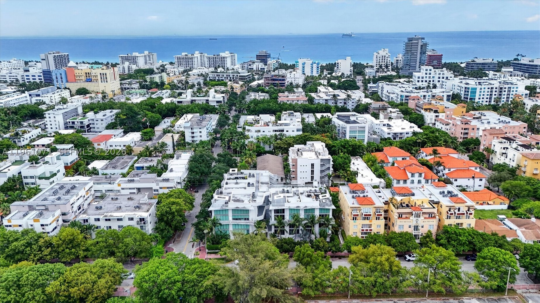 ABSOLUT CONDO - Residential