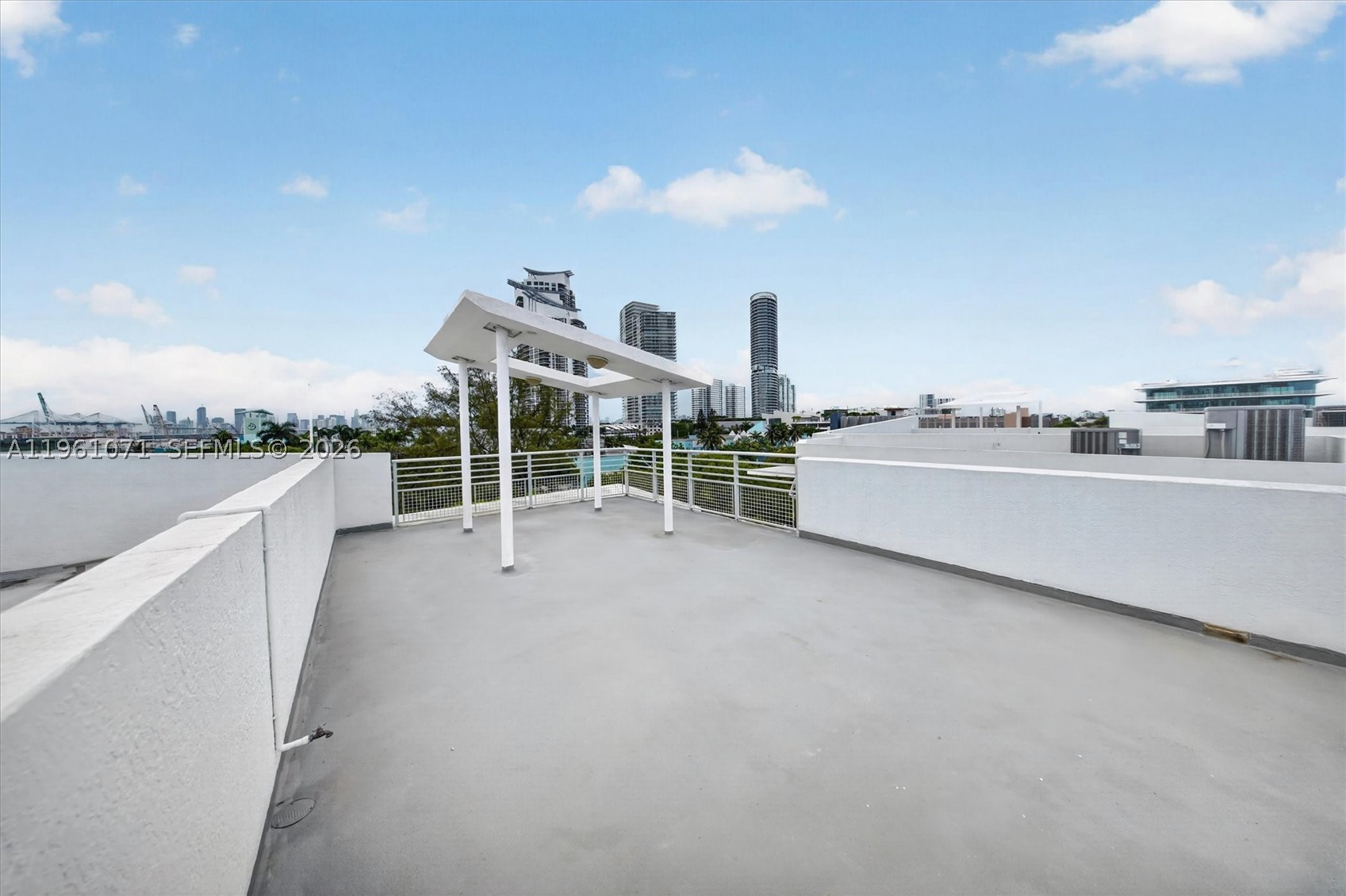 ABSOLUT CONDO - Residential