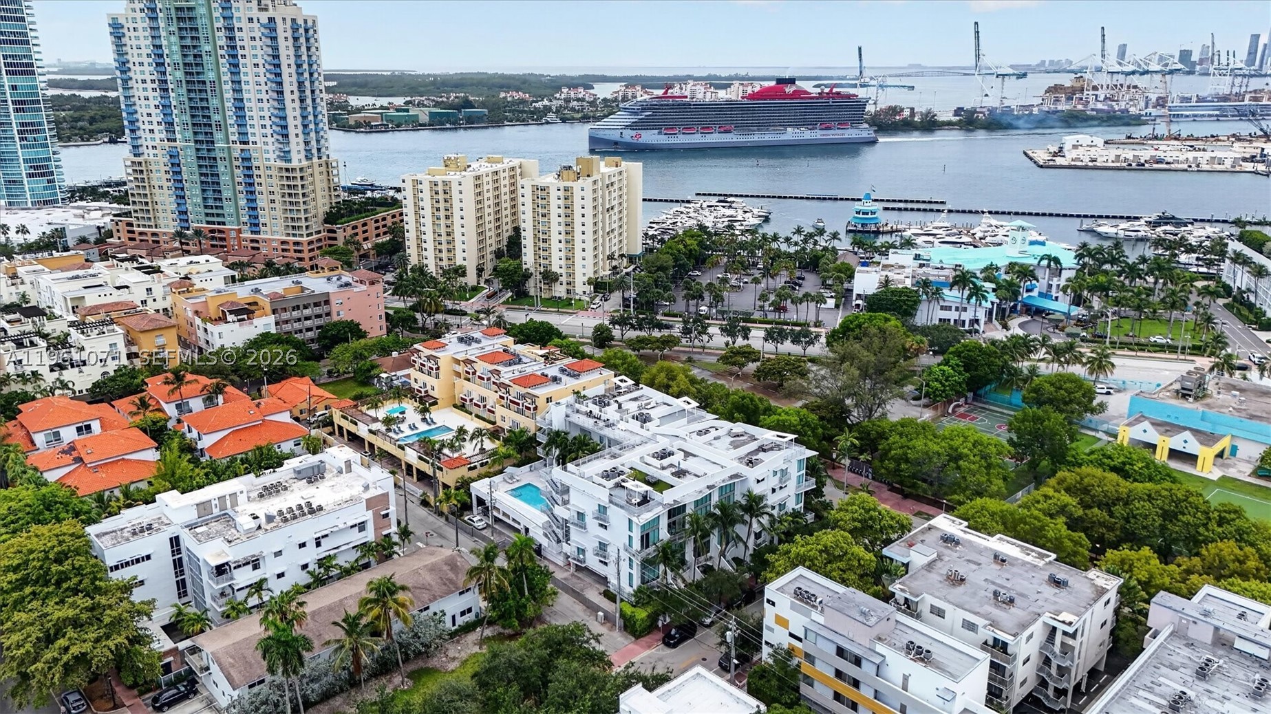 ABSOLUT CONDO - Residential