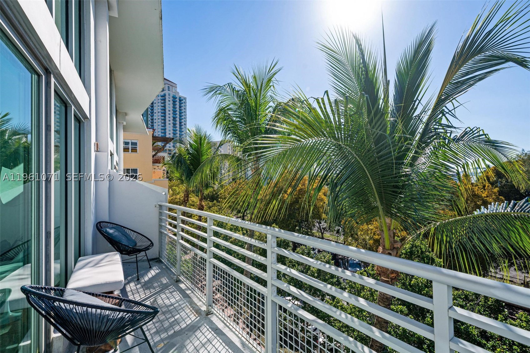 ABSOLUT CONDO - Residential