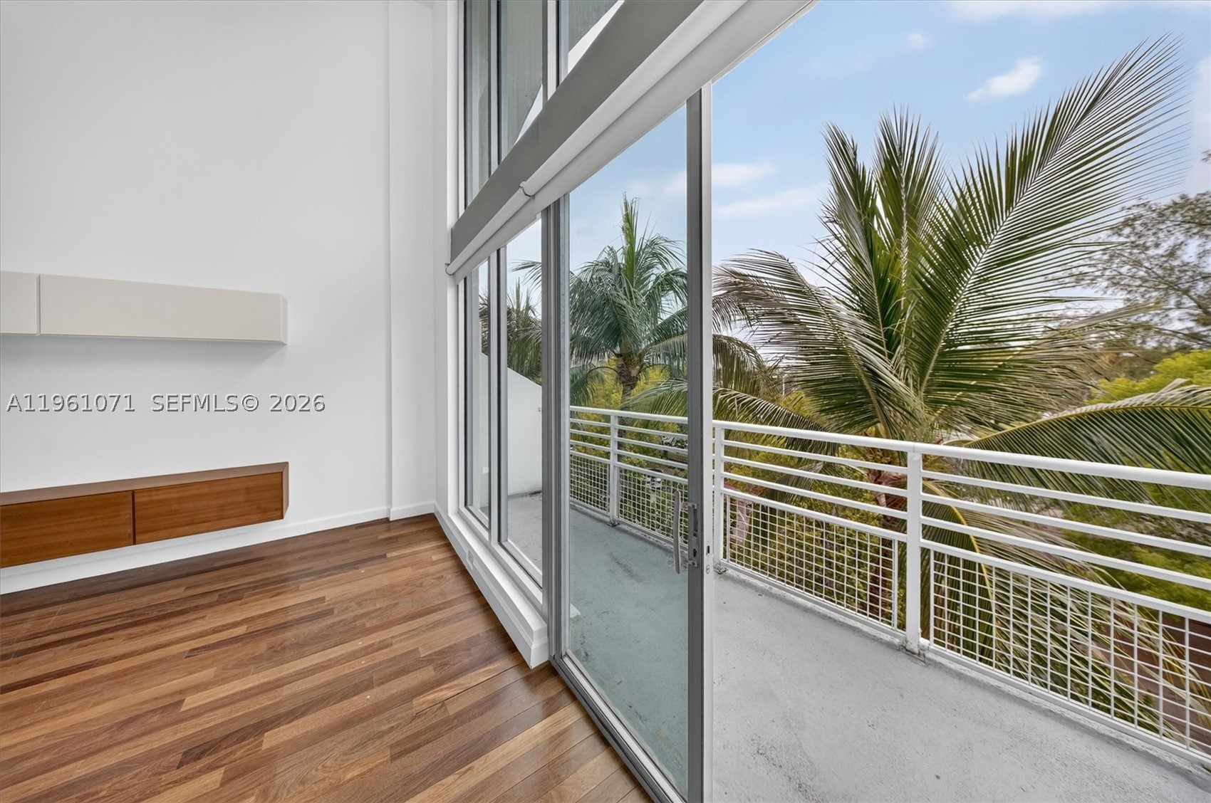 ABSOLUT CONDO - Residential