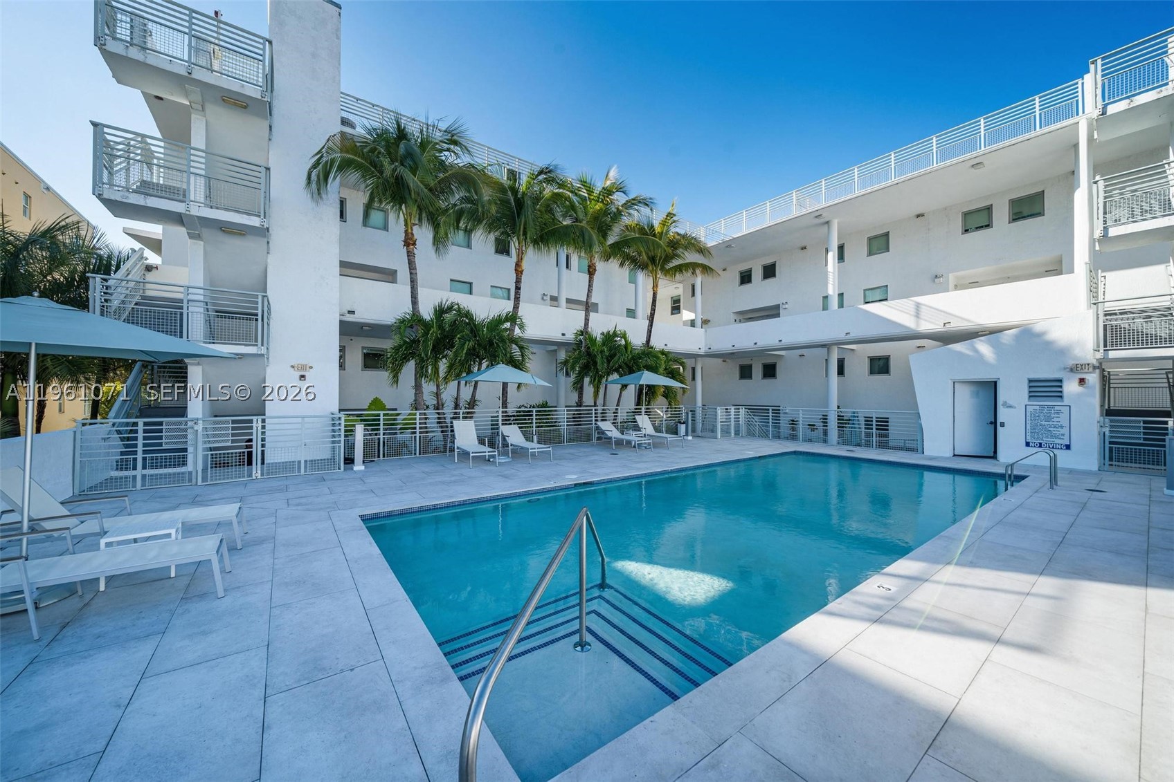 ABSOLUT CONDO - Residential