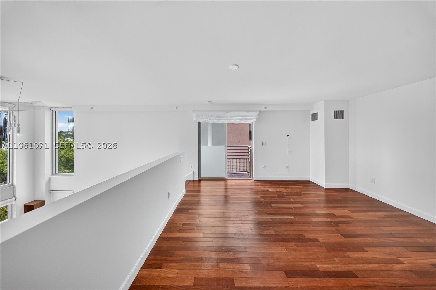 ABSOLUT CONDO - Residential
