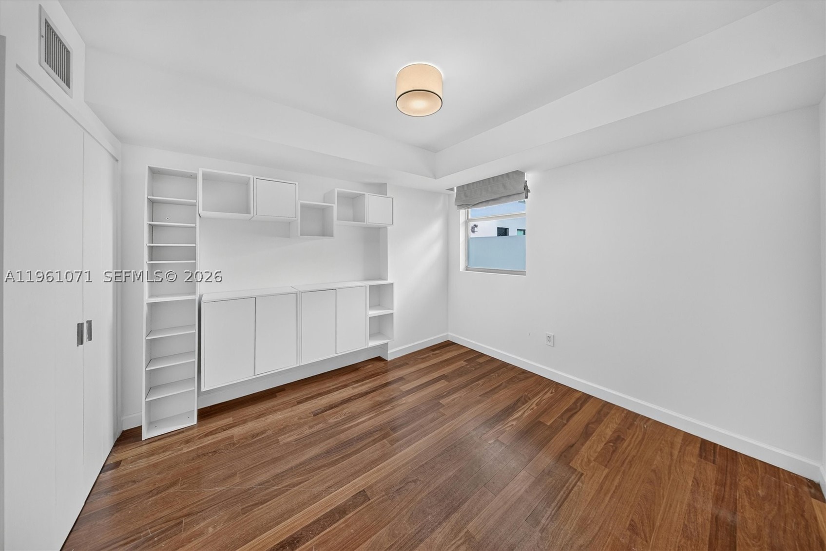 ABSOLUT CONDO - Residential