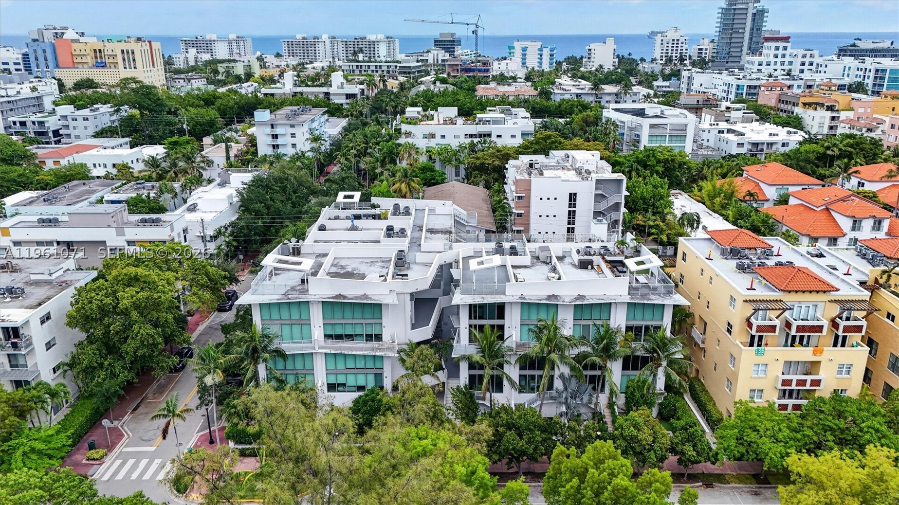 ABSOLUT CONDO - Residential