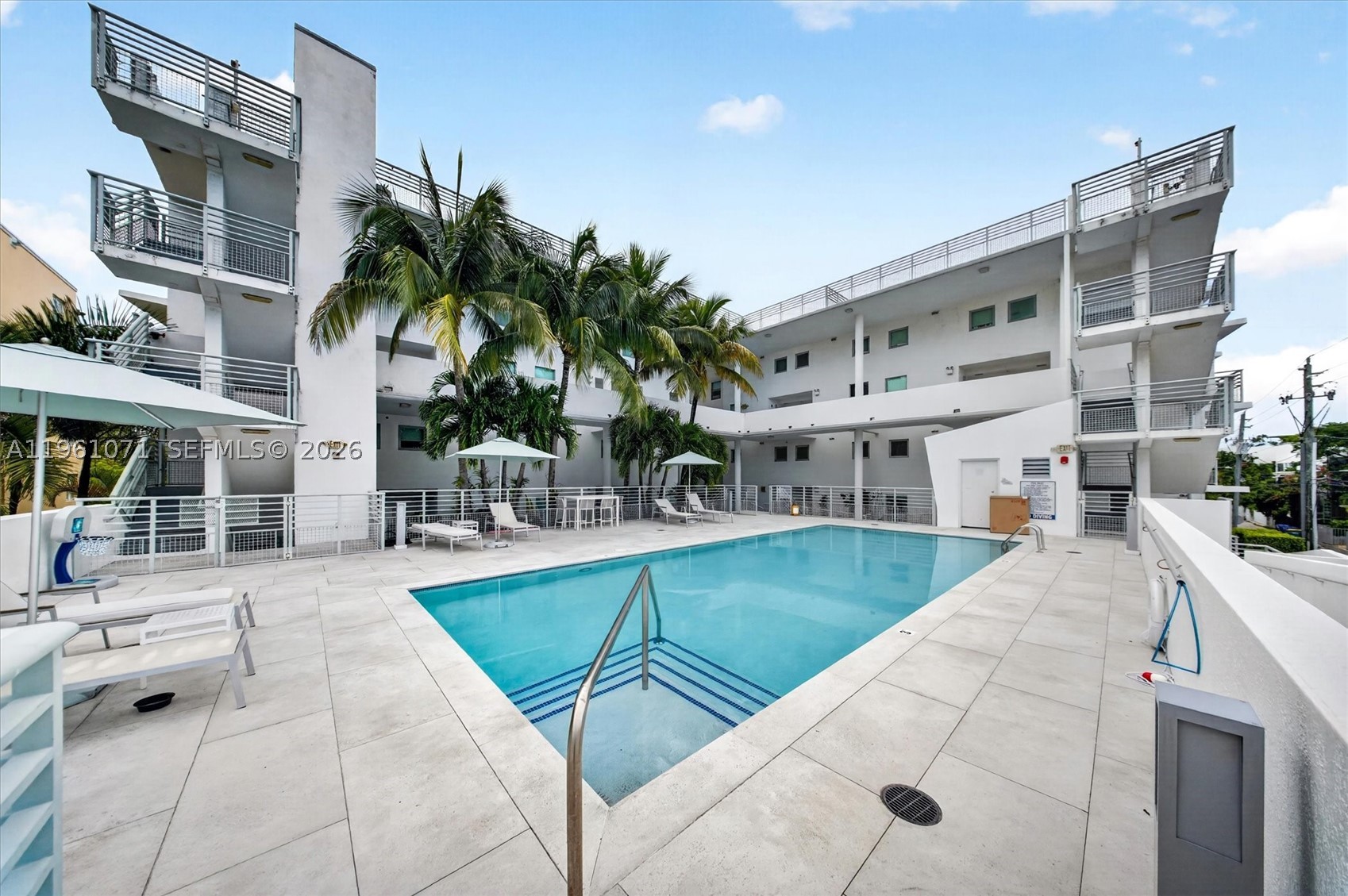 ABSOLUT CONDO - Residential