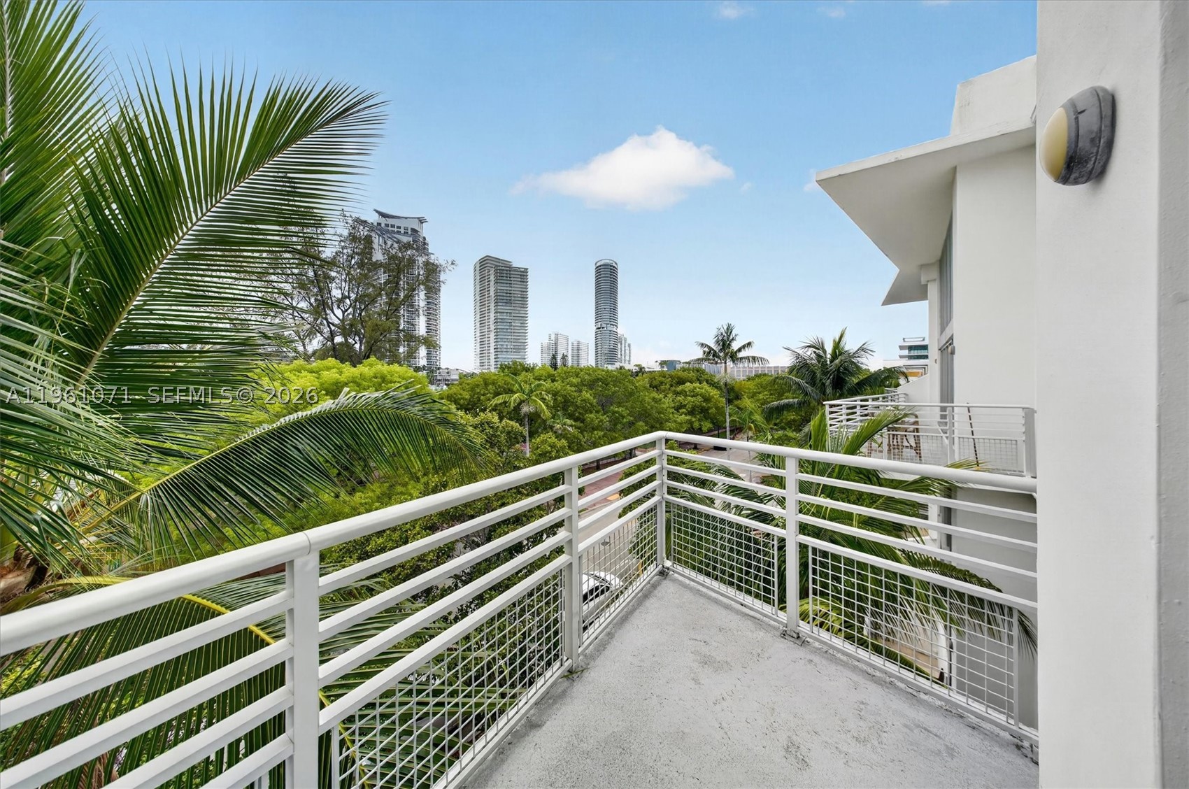 ABSOLUT CONDO - Residential