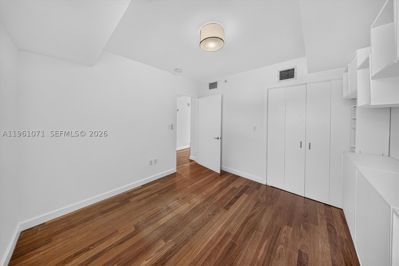 ABSOLUT CONDO - Residential