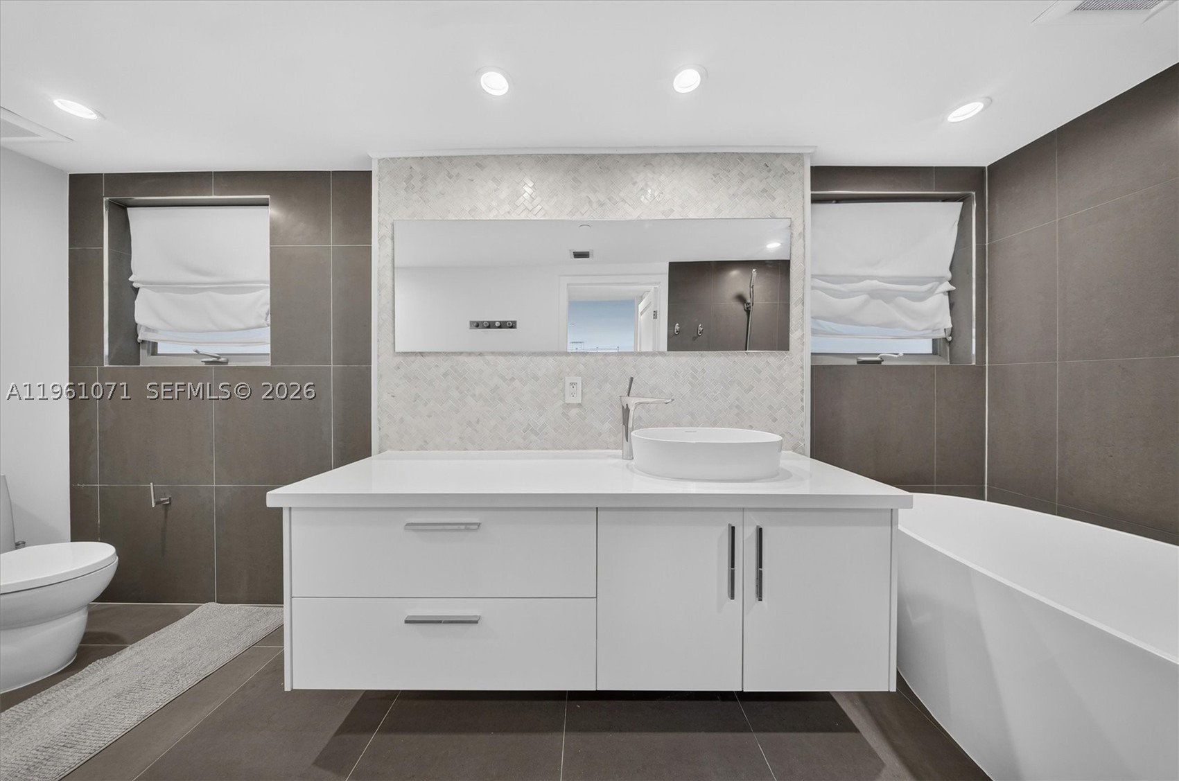 ABSOLUT CONDO - Residential