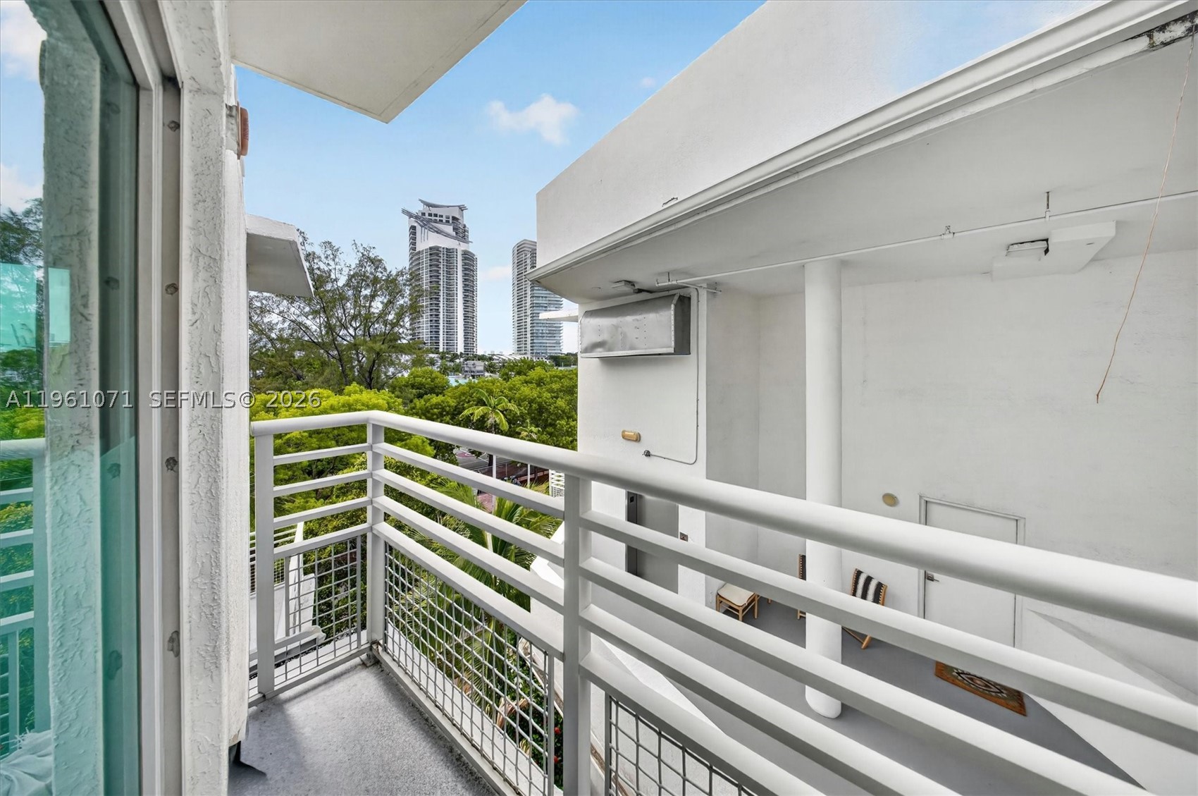 ABSOLUT CONDO - Residential
