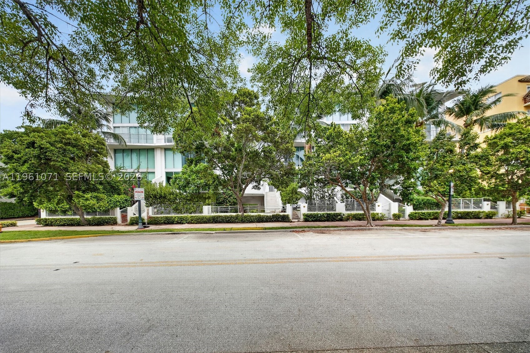 ABSOLUT CONDO - Residential