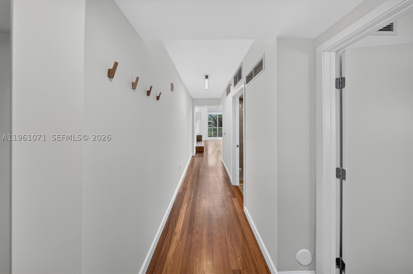 ABSOLUT CONDO - Residential