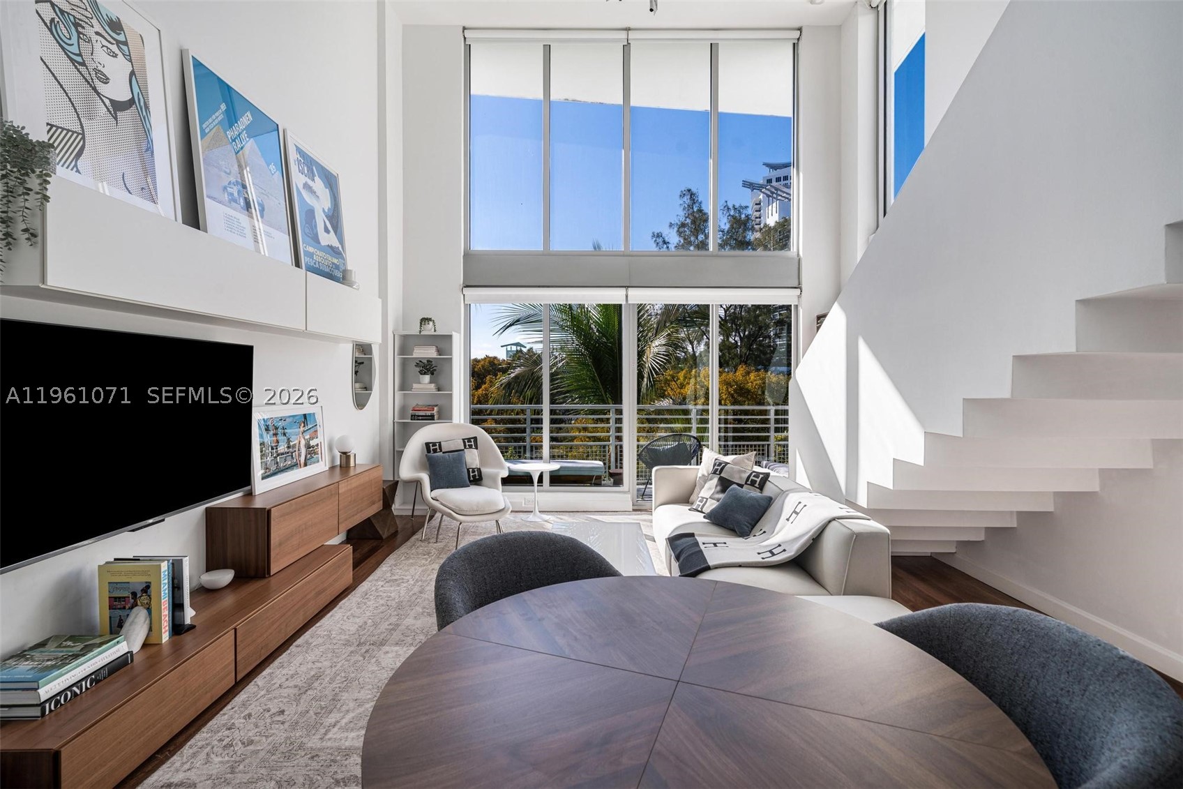 ABSOLUT CONDO - Residential