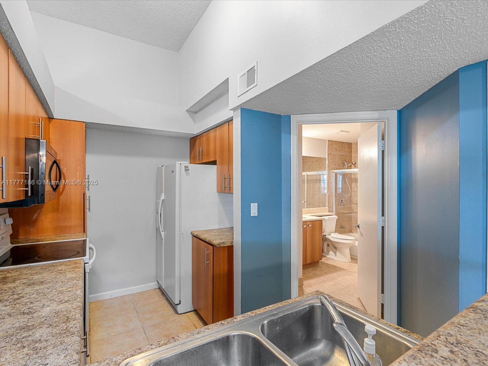 BAHIA AT DELRAY CONDO - Residential Lease
