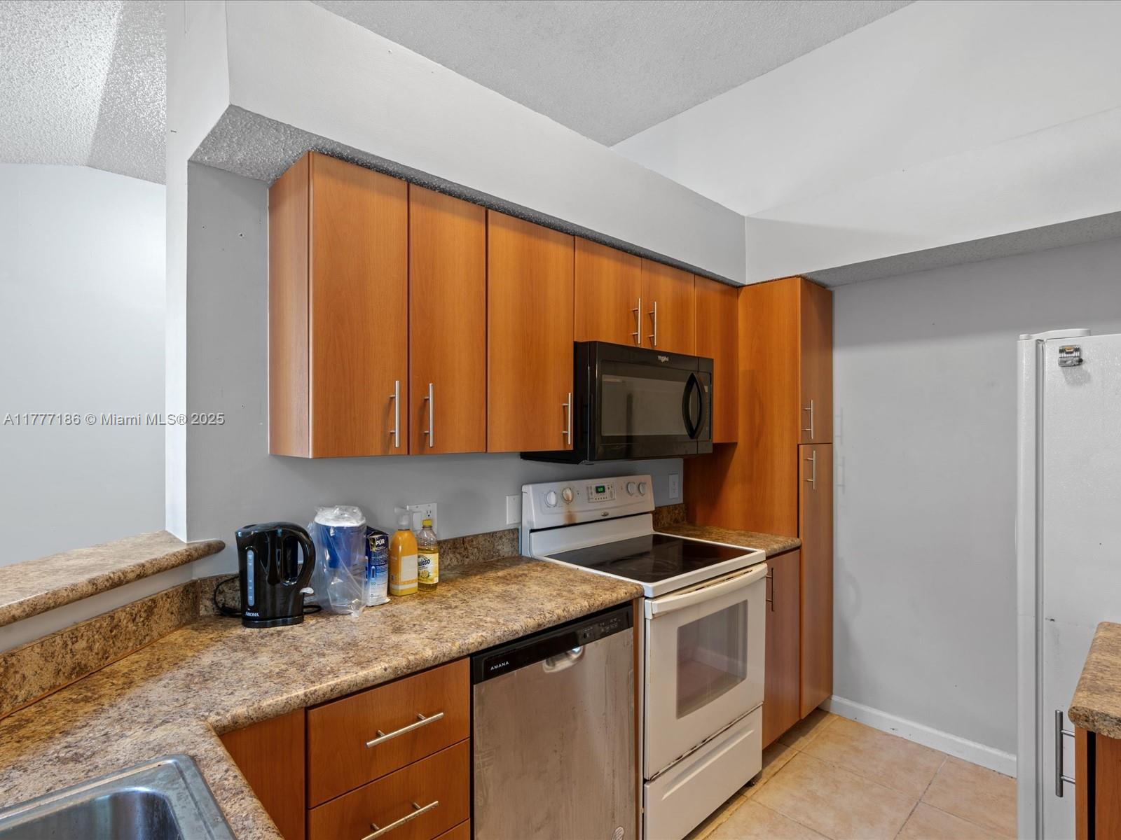 BAHIA AT DELRAY CONDO - Residential Lease