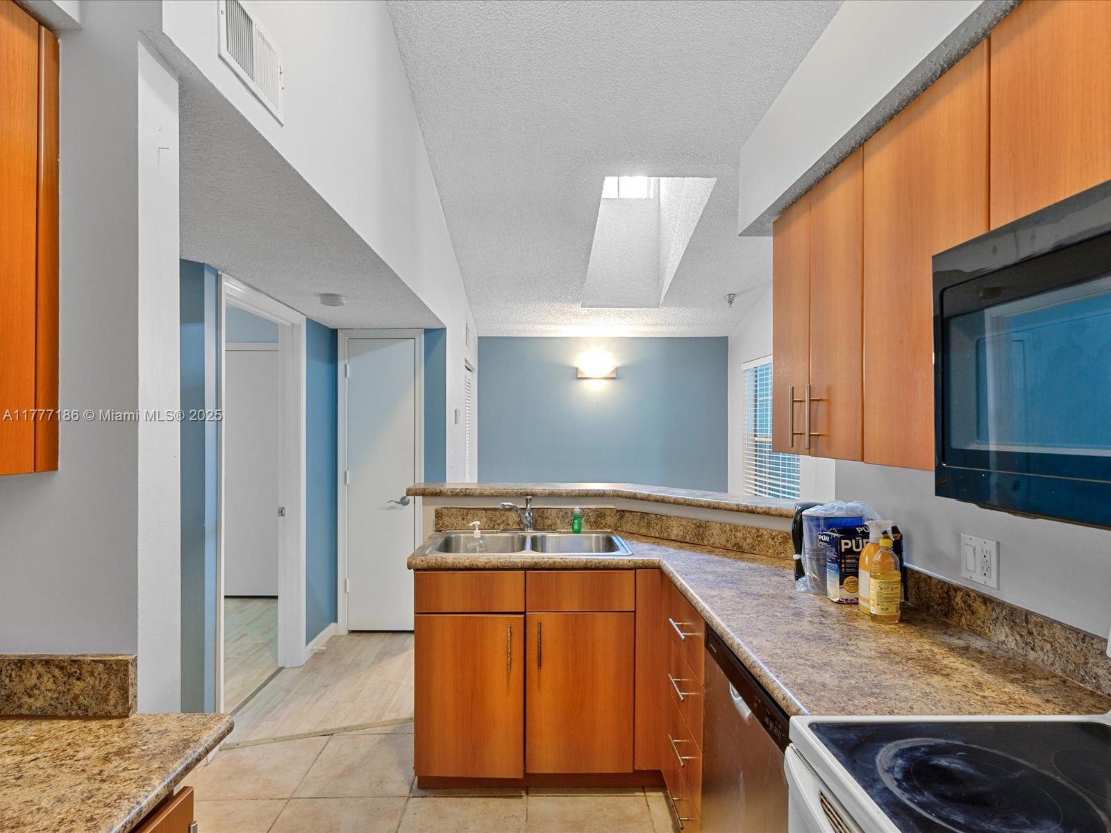 BAHIA AT DELRAY CONDO - Residential Lease