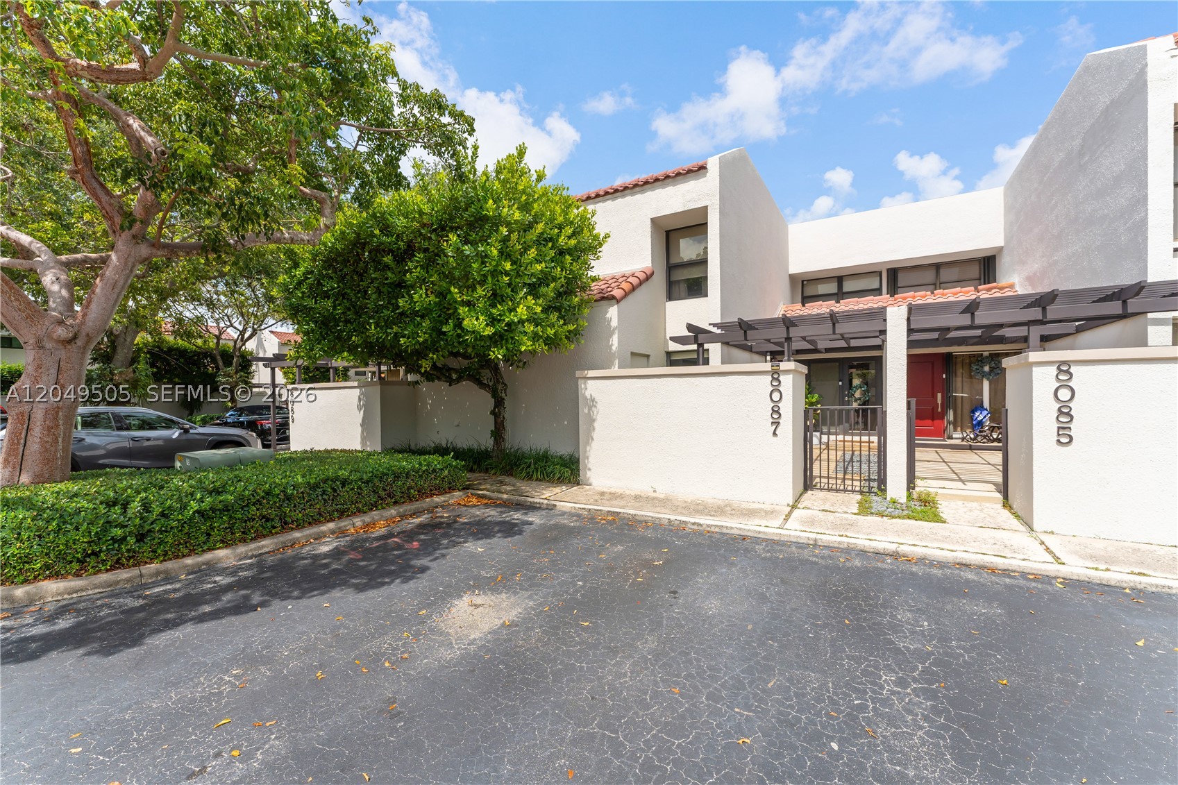 DADELAND WALK - Residential Lease