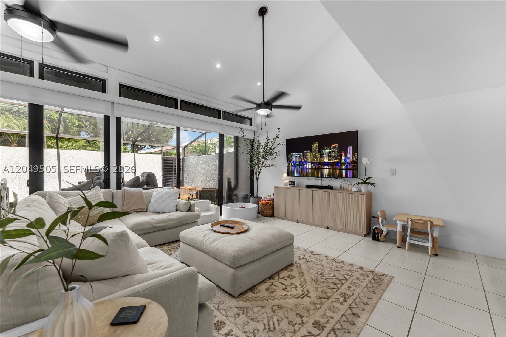 DADELAND WALK - Residential Lease