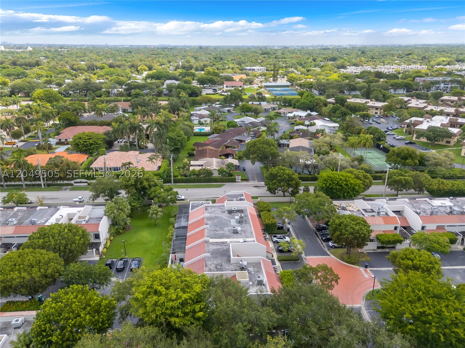 DADELAND WALK - Residential Lease