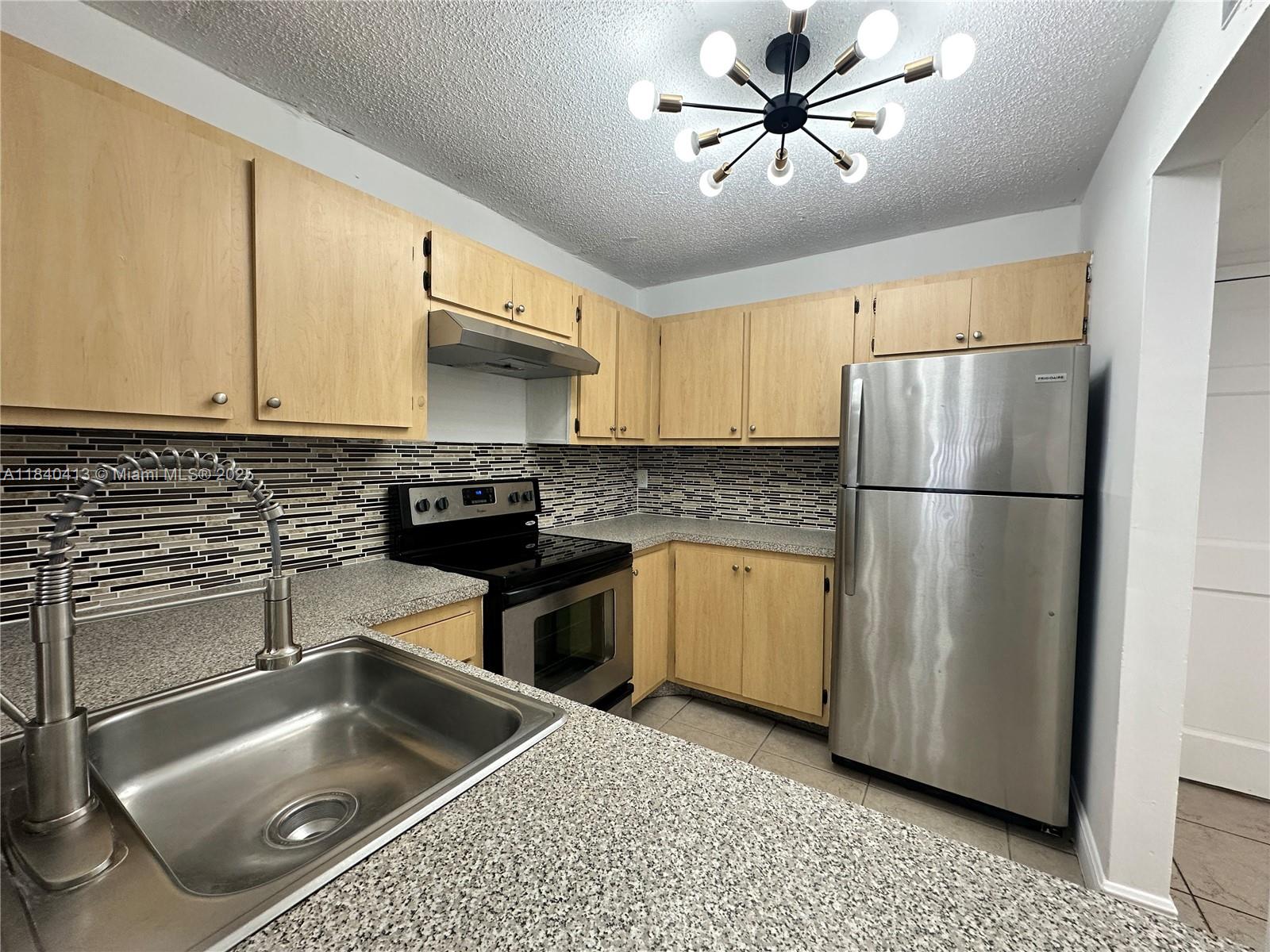 JUST REMODELED UNIT WITH NEW CERAMIC FLOORS ALL AROUND, NEW KITCHEN CABINETS AND APPLIANCES, POCKET LIGHTS IN KITCHEN, WALKING CLOSET, RENOVATED BATHROOM, FRESHLY PAINTED, LOTS OF NATURAL LIGHT, READY FOR A NEW TENANT, QUICK APPROVAL, MOVE WITH 2 MONTHS ONLY, CALL FOR APPOINTMENT!