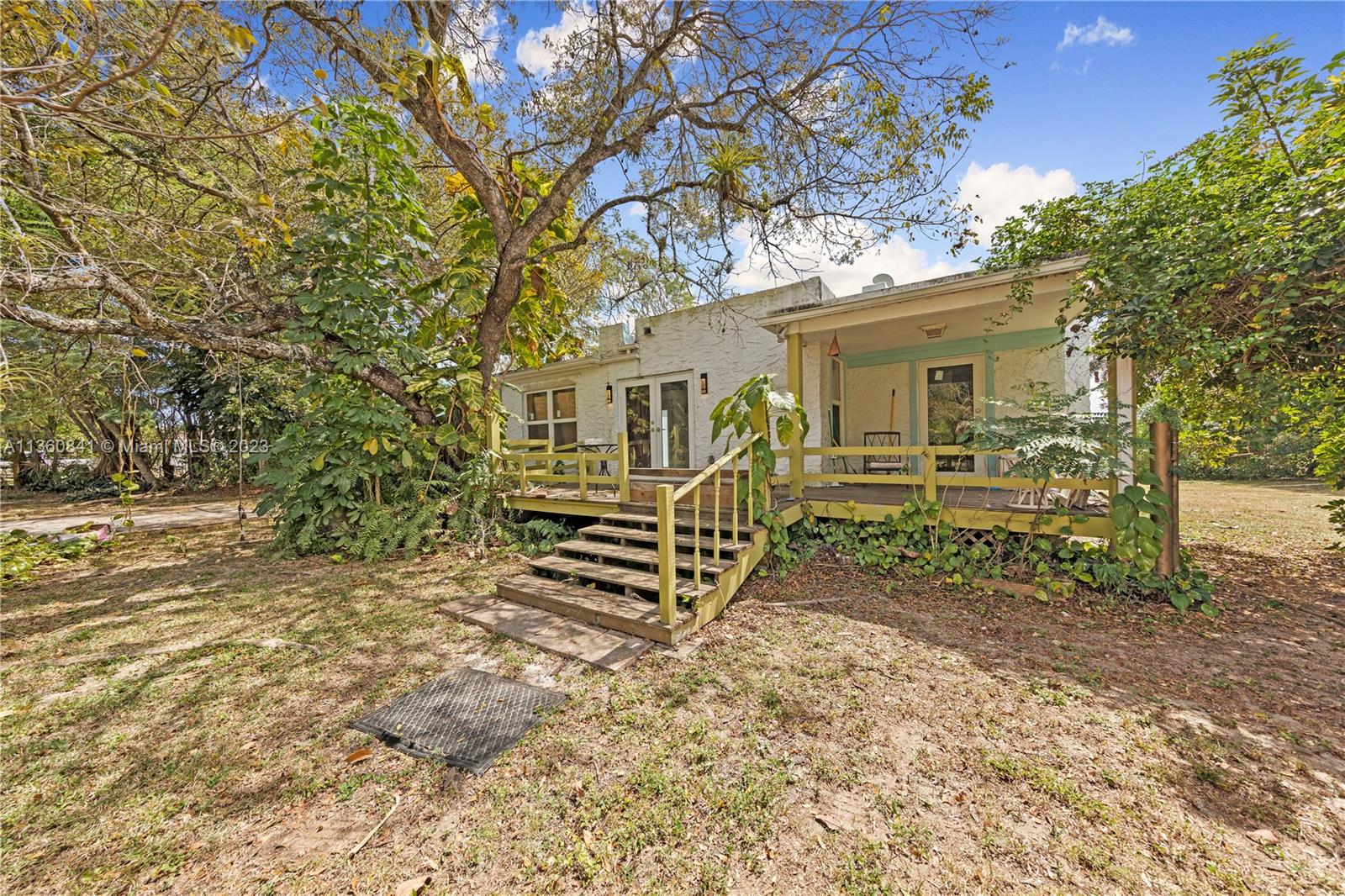 Redland Vintage home 1 ac - Residential