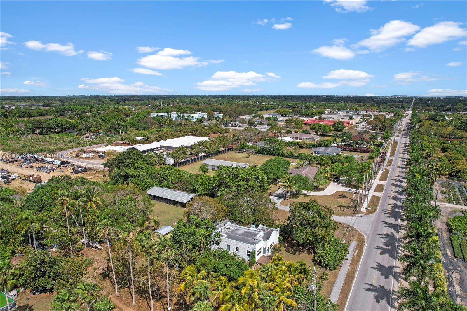 Redland Vintage home 1 ac - Residential