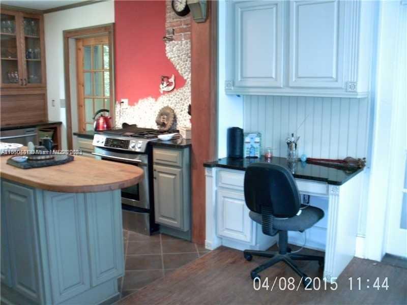 Redland Vintage home 1 ac - Residential