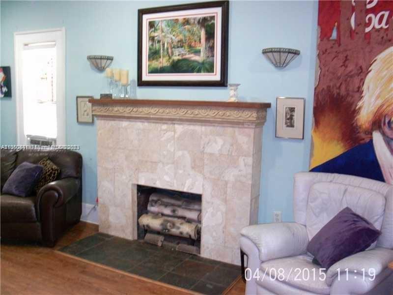 Redland Vintage home 1 ac - Residential