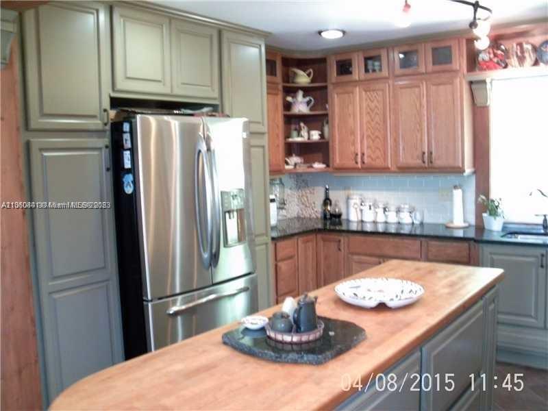 Redland Vintage home 1 ac - Residential
