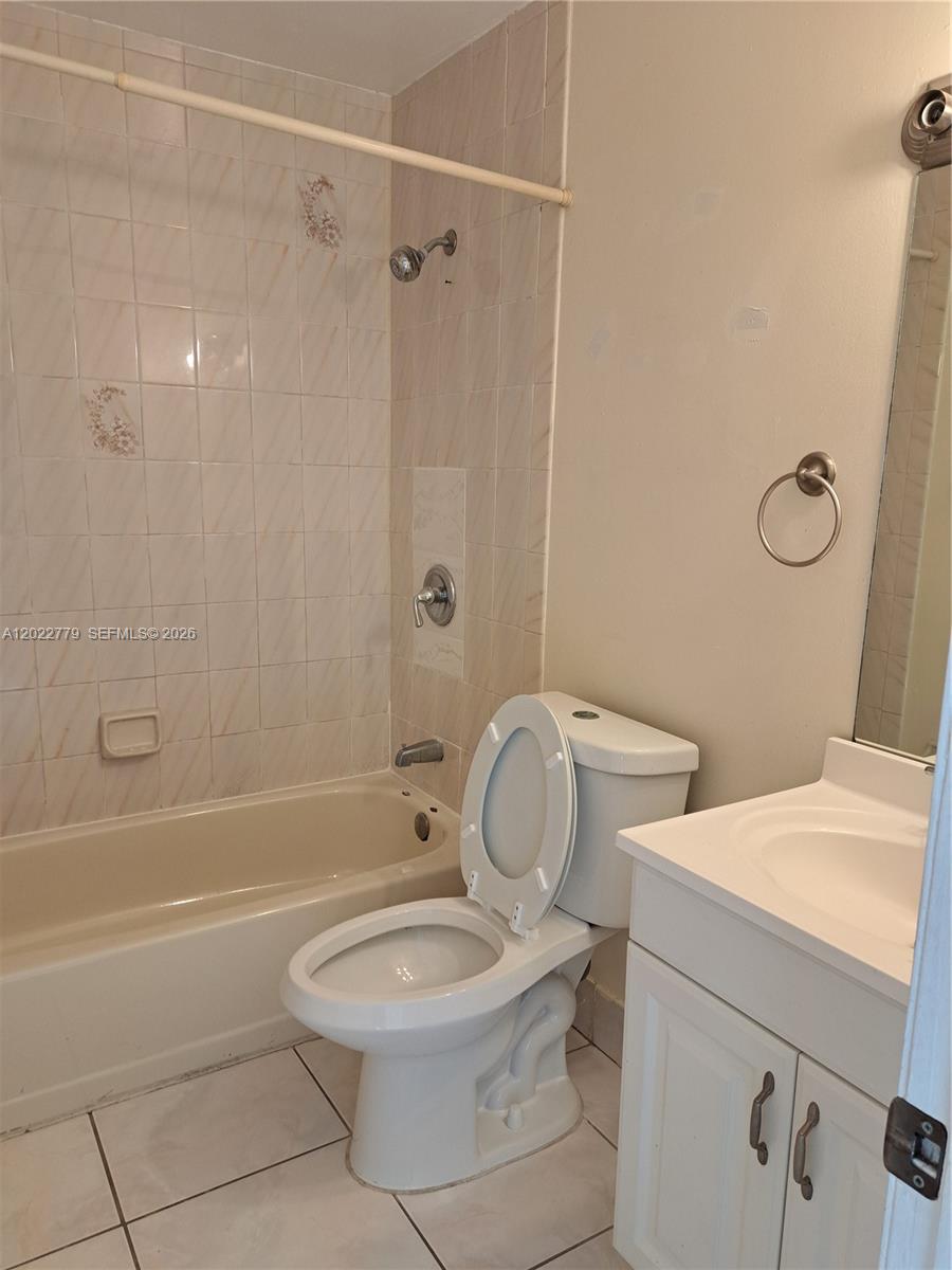 TERRA LAKE VILLAS CONDO - Residential Lease