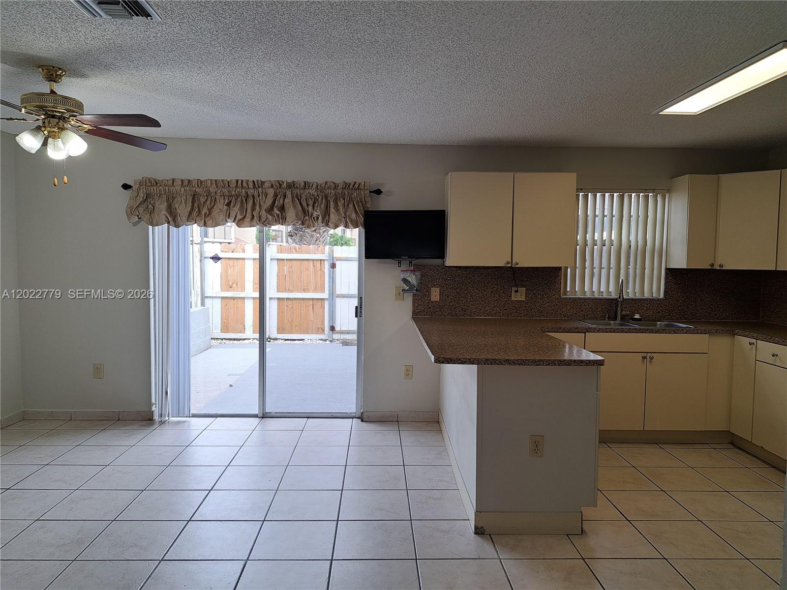 TERRA LAKE VILLAS CONDO - Residential Lease