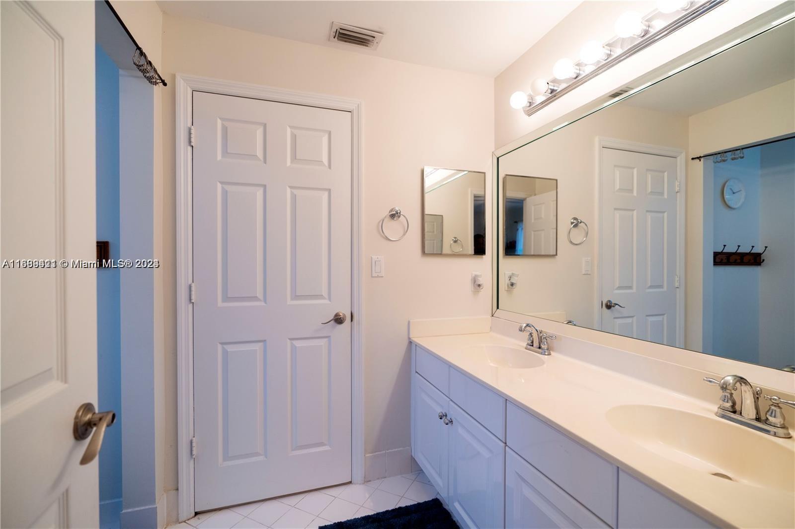 SAPPHIRE POINTE - DIAMOND - Residential Lease