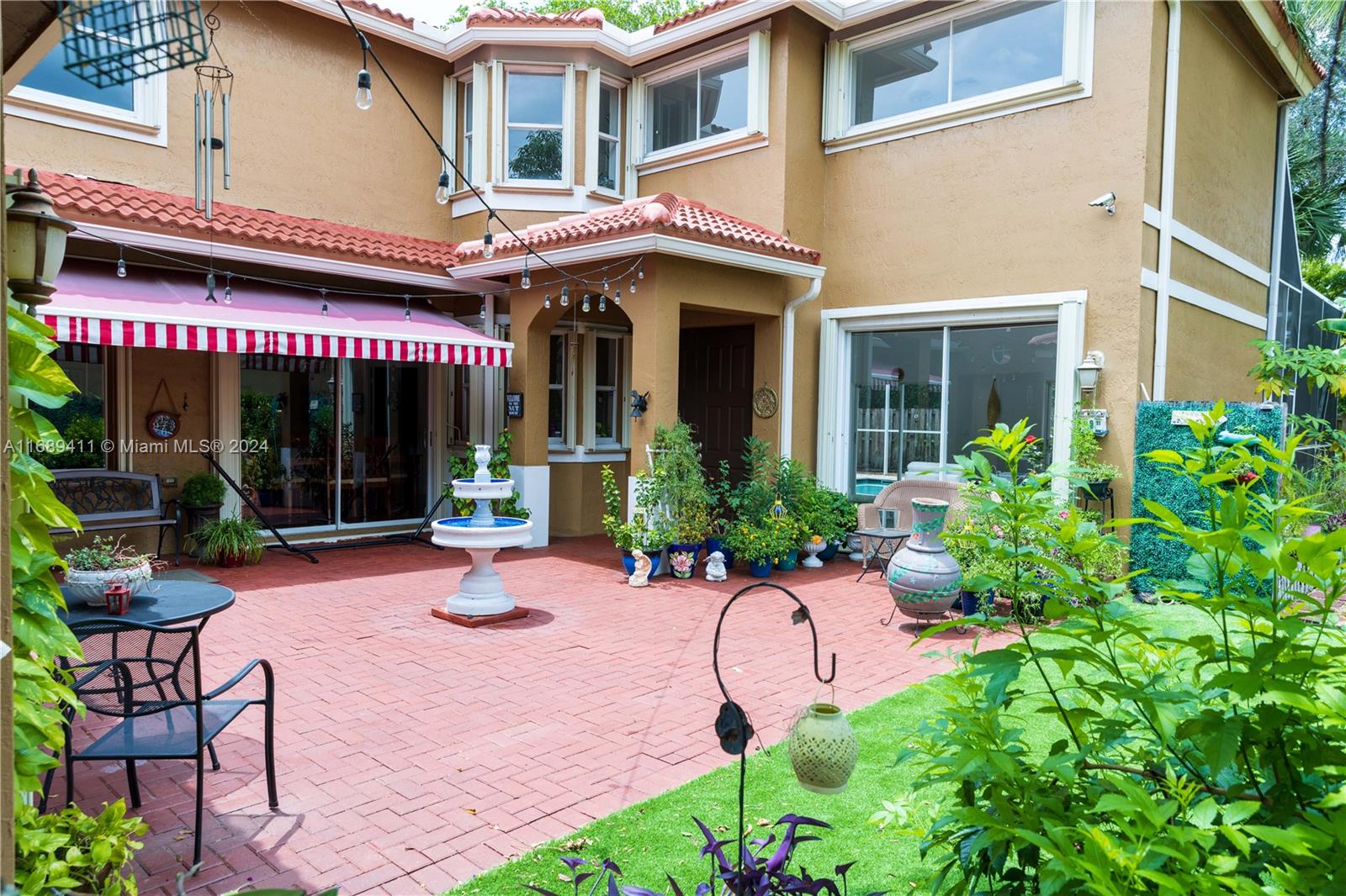 SAPPHIRE POINTE - DIAMOND - Residential Lease