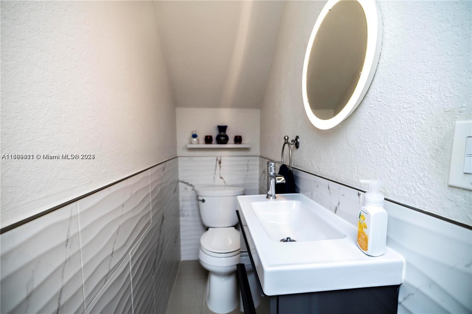 SAPPHIRE POINTE - DIAMOND - Residential Lease