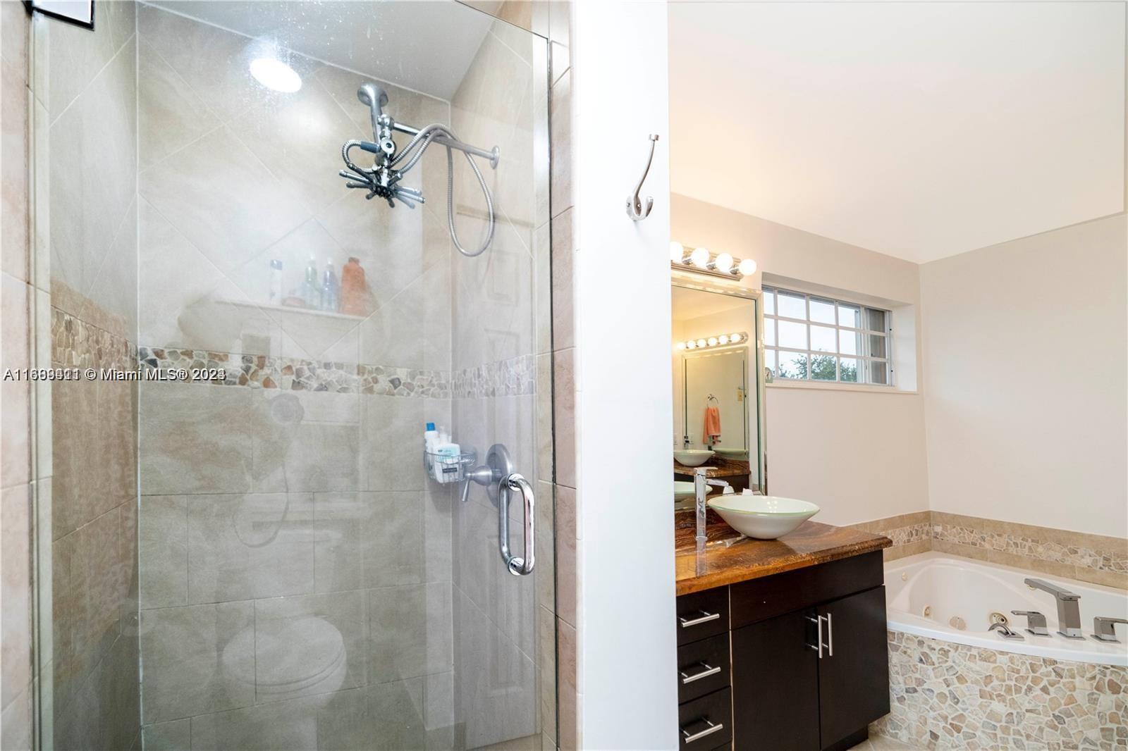 SAPPHIRE POINTE - DIAMOND - Residential Lease