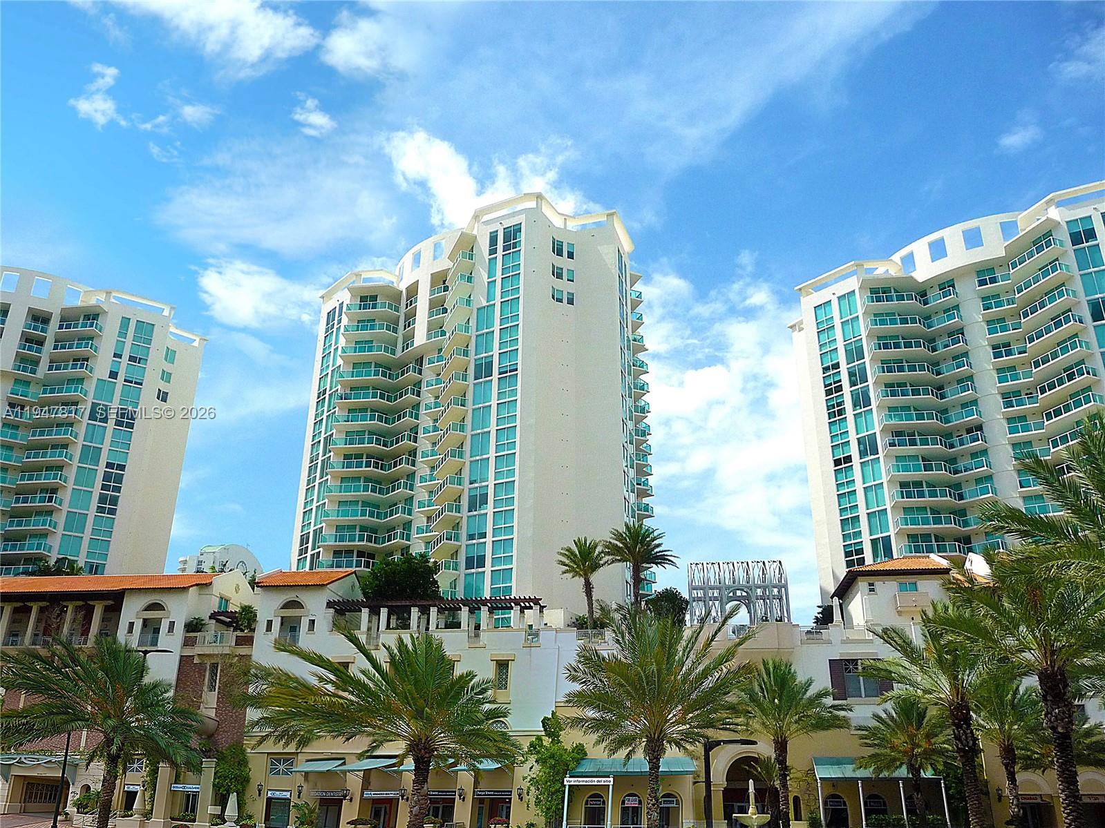 ST TROPEZ ON THE BAY III - Residential