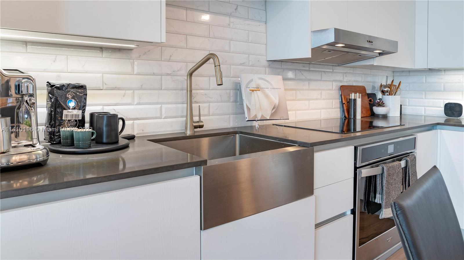 MIAMI WORLDCENTER - Residential Lease