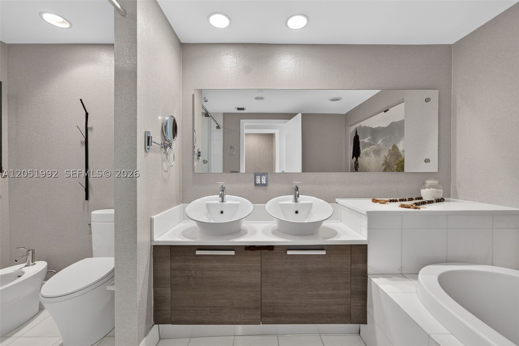 ARTECH RESIDENCES AT AVEN - Residential