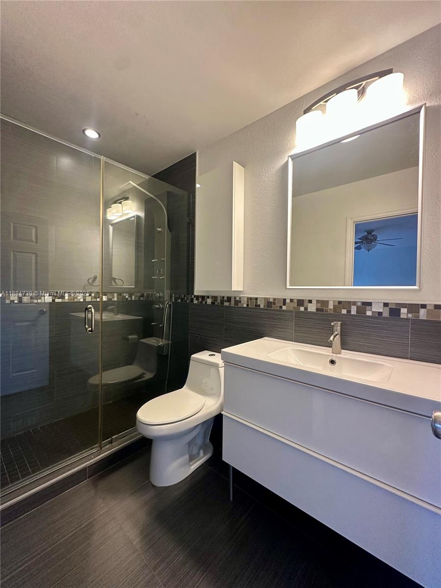 SOMERSET FOUR REPLAT - Residential Lease